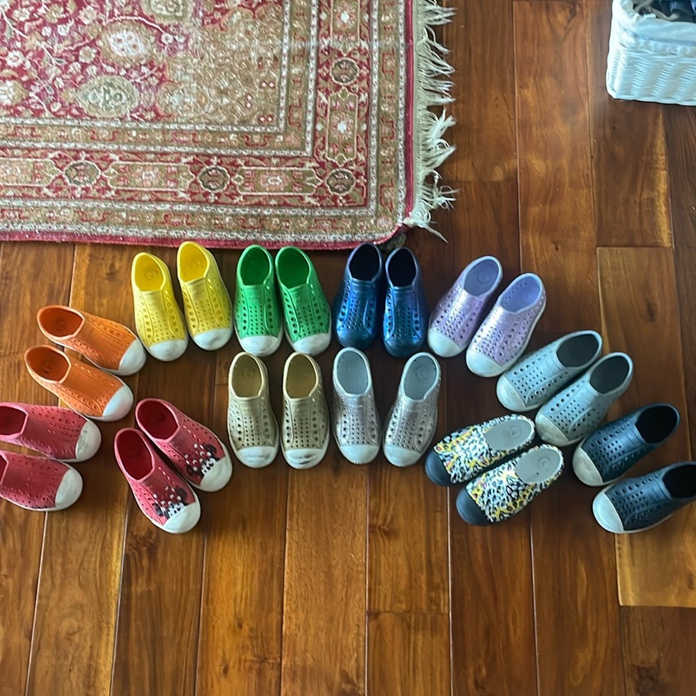 12 Pairs Native shoes goldmine! Size c9s-